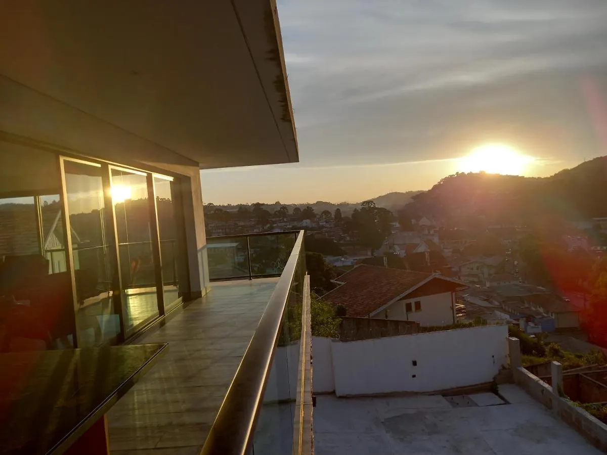 Casa Em Campos Do Jordao Com Bela Vista Villa